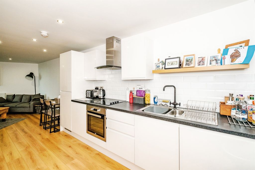 Property photo 2 of 16