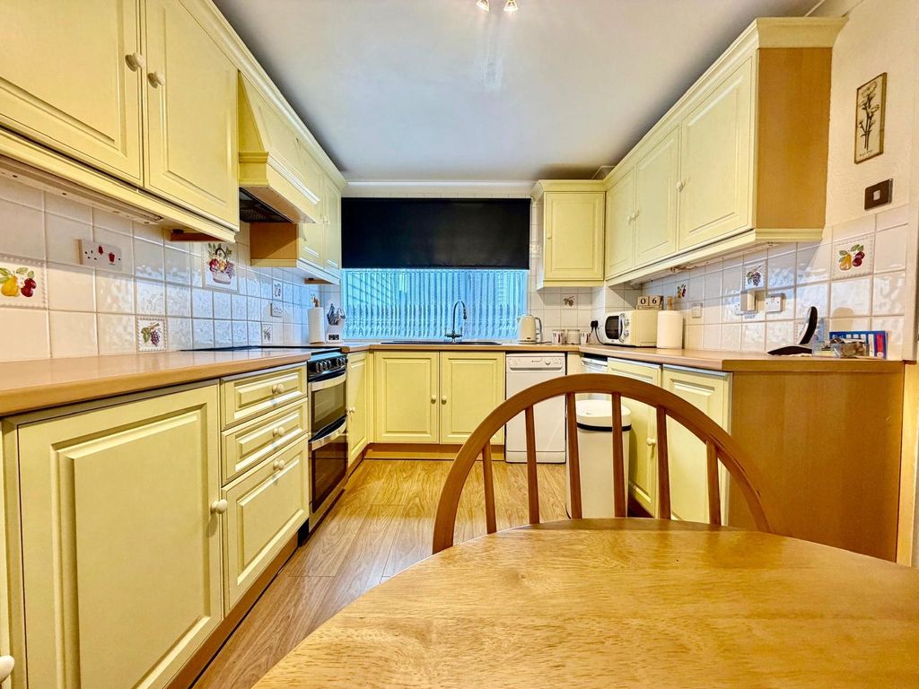 Property photo 2 of 18 Picture 2