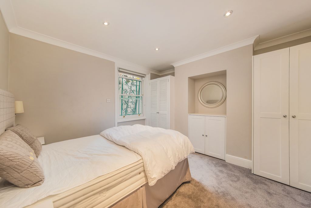 Property photo 3 of 8 Mco, 16A Barnaby St (3)