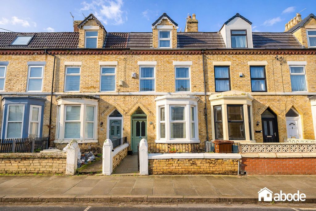 Property photo 1 of 27 Exterior-02673.Jpg