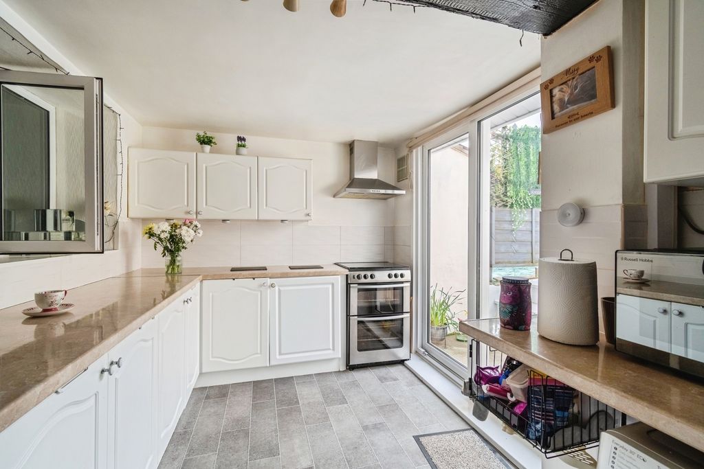 Property photo 3 of 17 Pbox-Img.Jpg