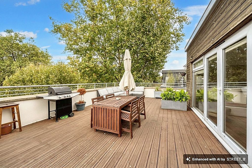 Property photo 2 of 22 Facing West