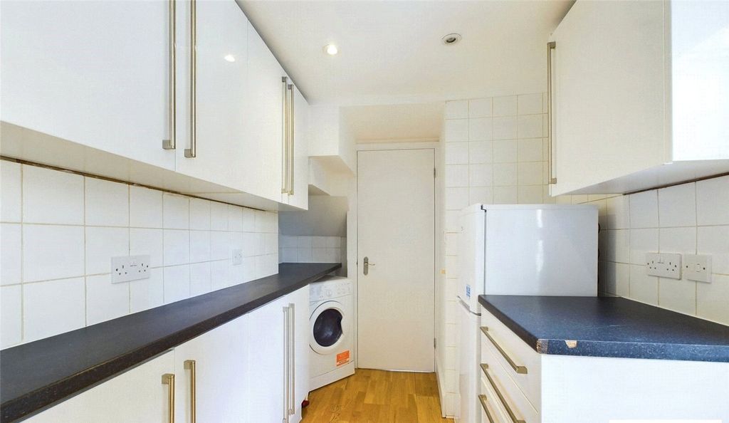 Property photo 3 of 11 Picture No. 19