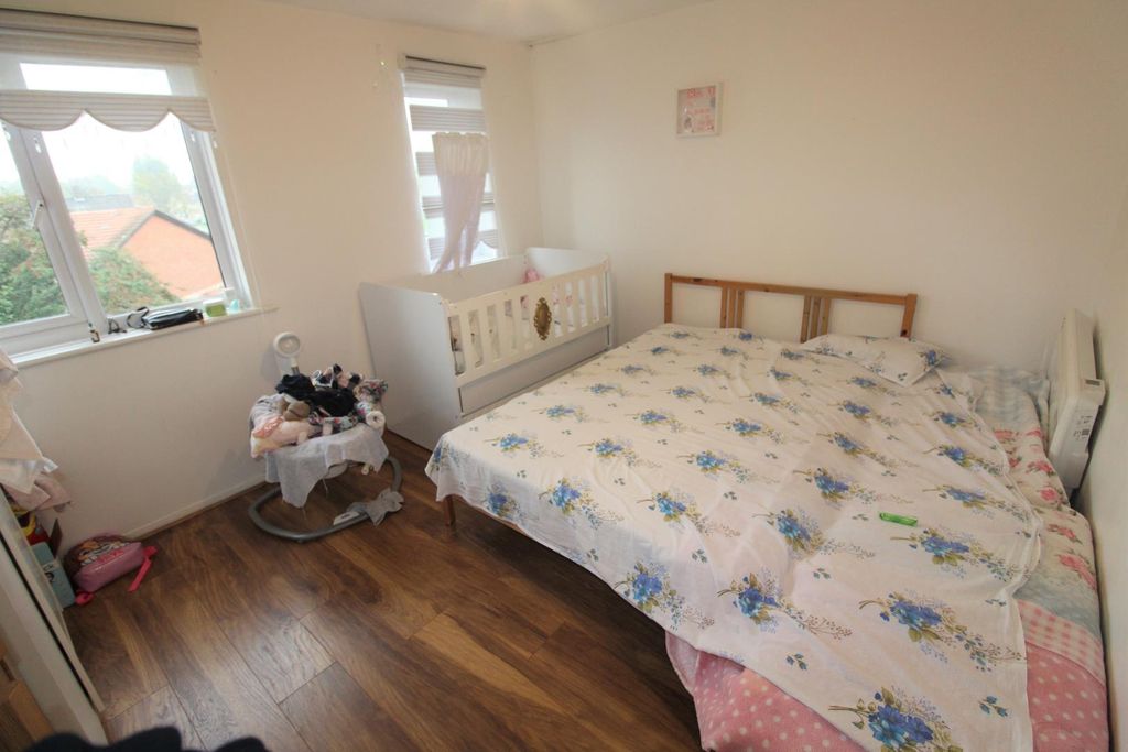 Property photo 2 of 5