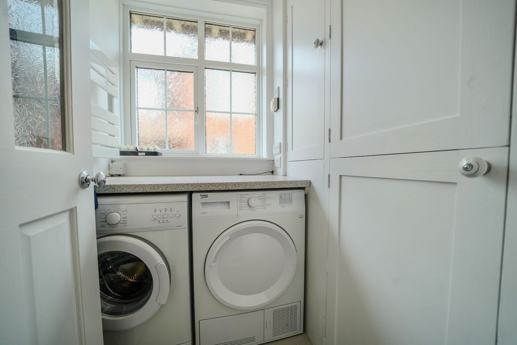 Additional image 22 of 3 bed flat for saleCliff Avenue, Leylands NR27