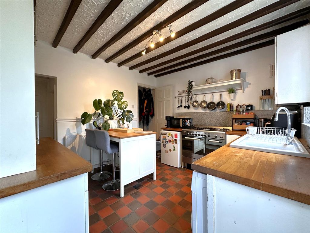 Property photo 2 of 12 Beamed Dining Kitchen 011