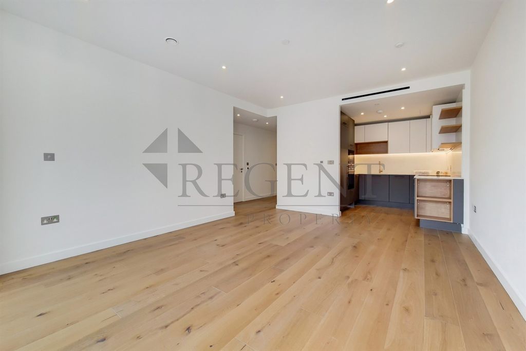 Property photo 2 of 11 Open Plan