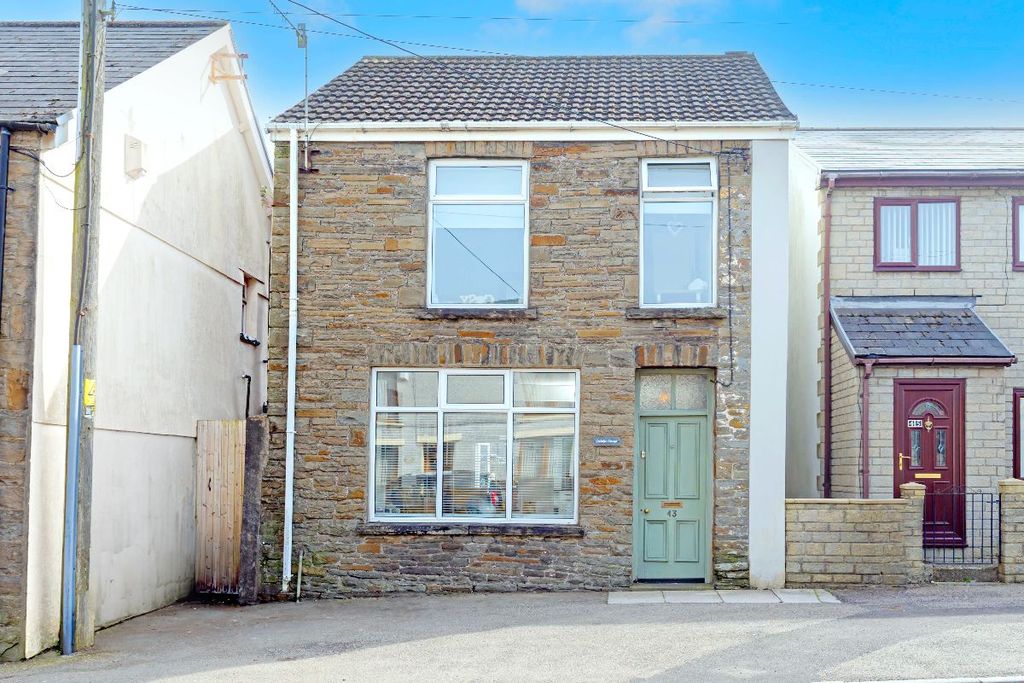 Property photo 2 of 41