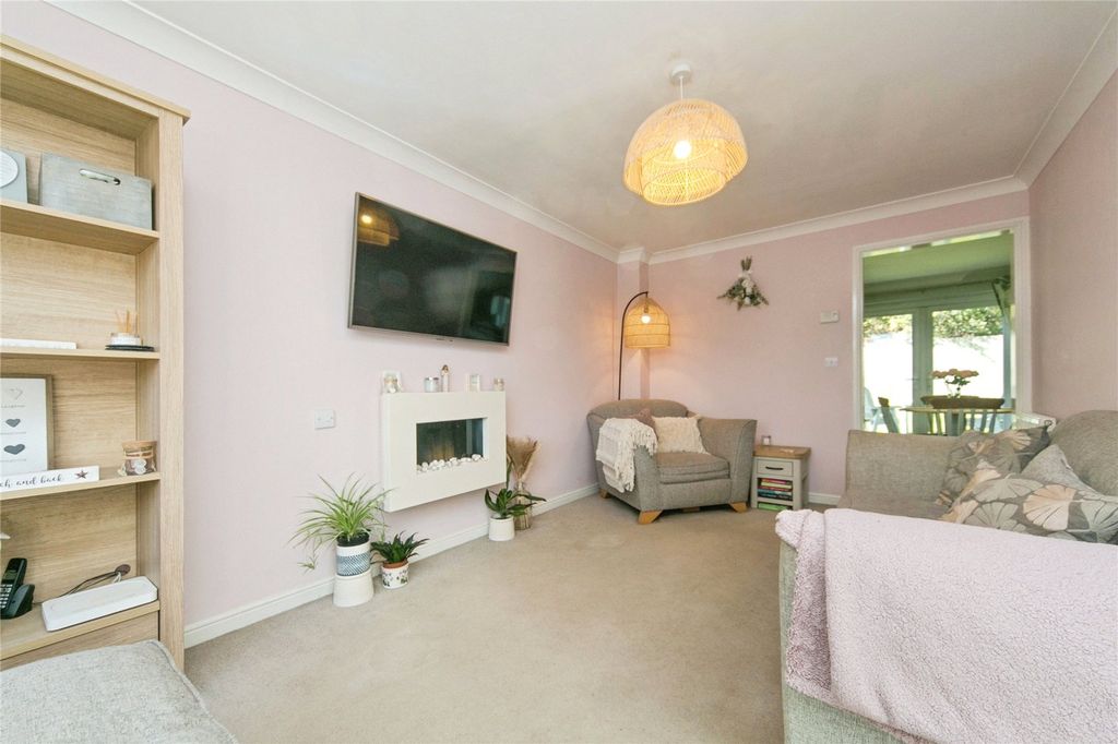 Property photo 3 of 16 Picture No. 14