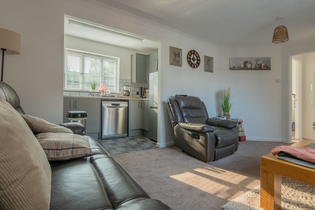 Additional image 6 of 1 bed flat for saleMiddle Close, Swadlincote DE11