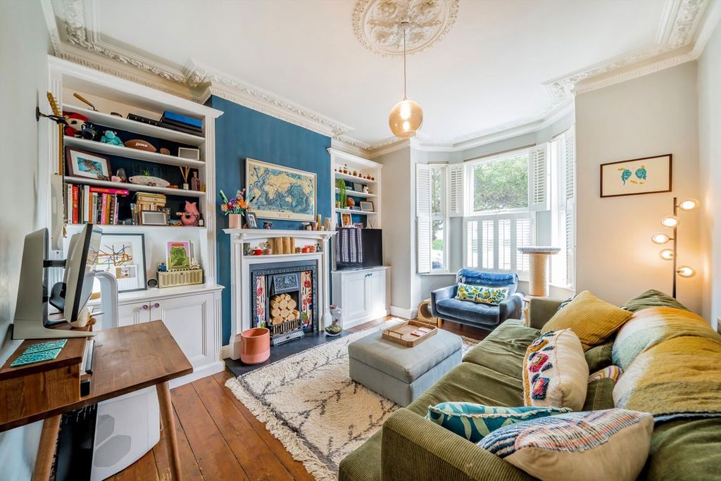 Property photo 3 of 6