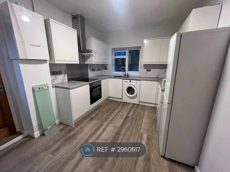 Property photo 1 of 16 New Fitted Kitchen