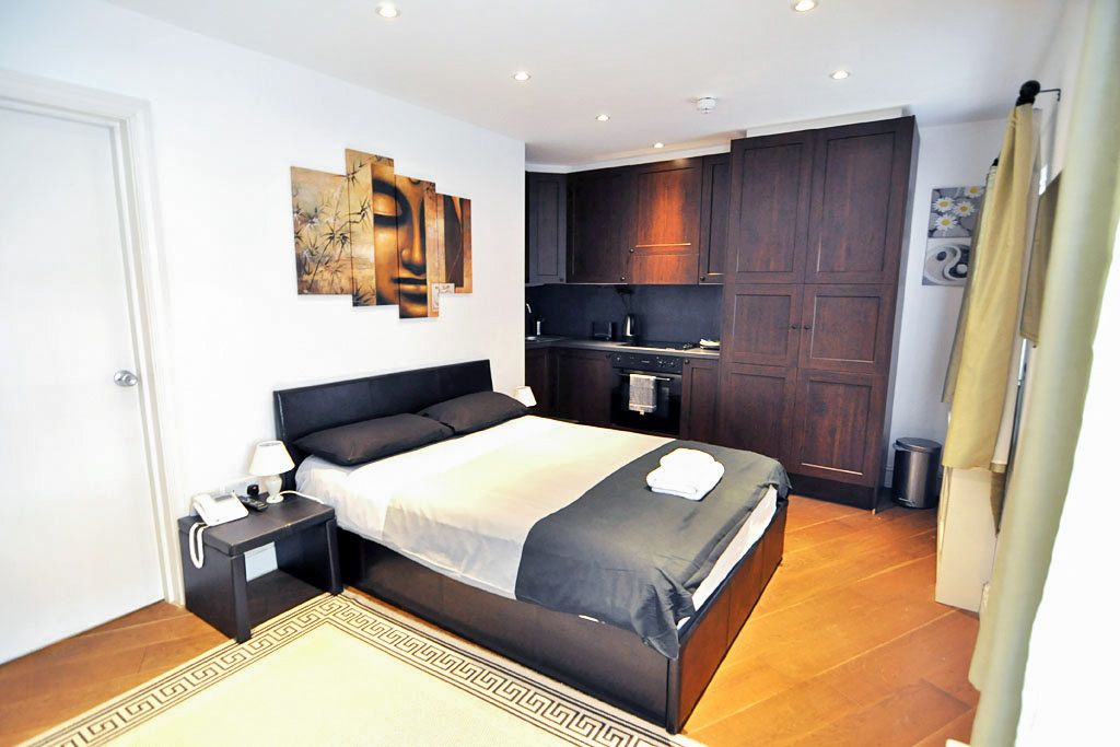 Property photo 1 of 6 Studio For Rent