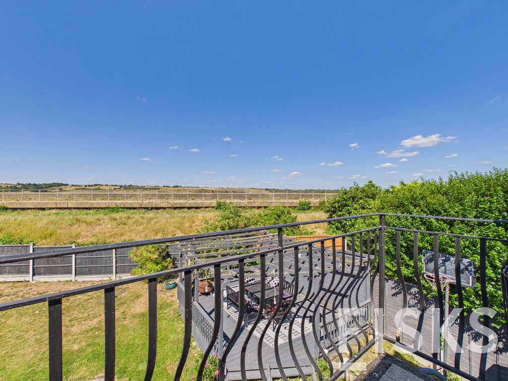 Property photo 1 of 39