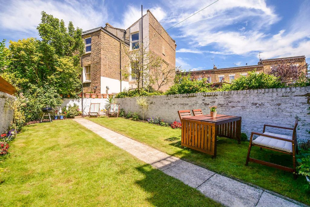 Property photo 1 of 11