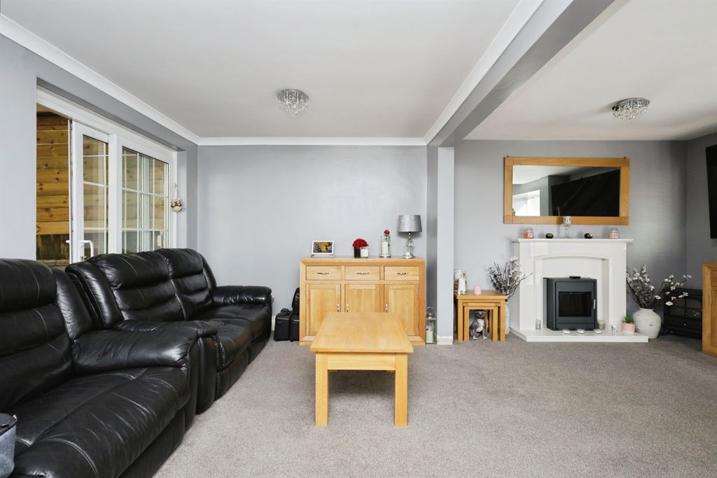 Property photo 3 of 22