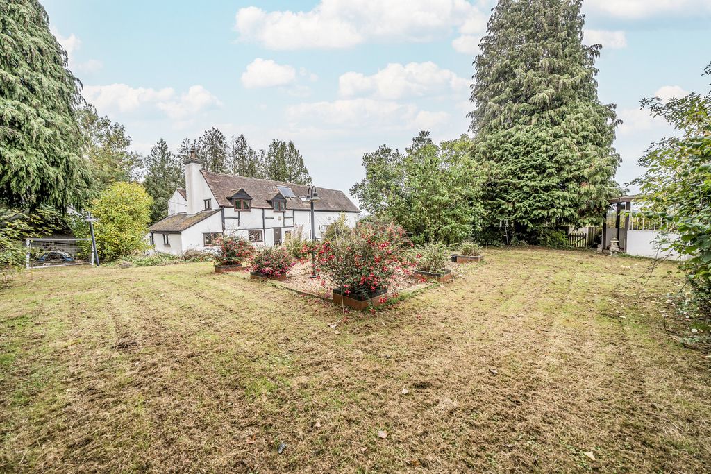 Property photo 2 of 27