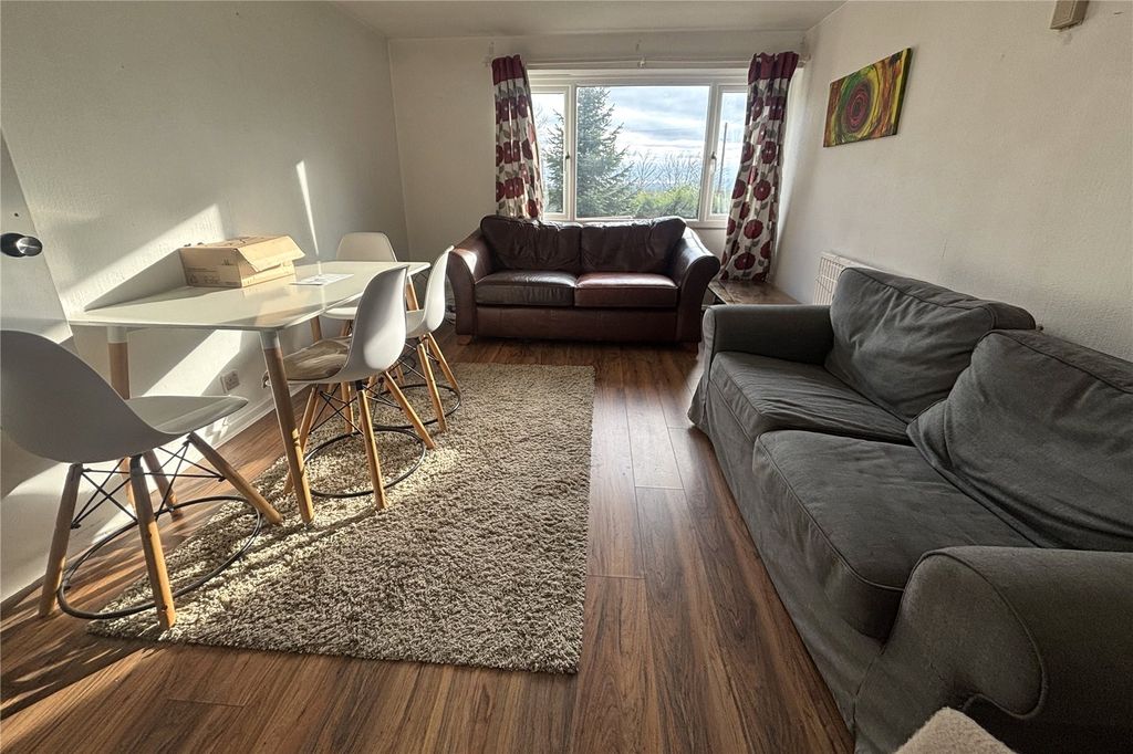 Property photo 2 of 11 Picture No. 12