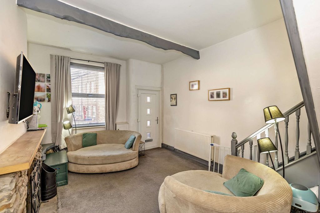 Property photo 2 of 22