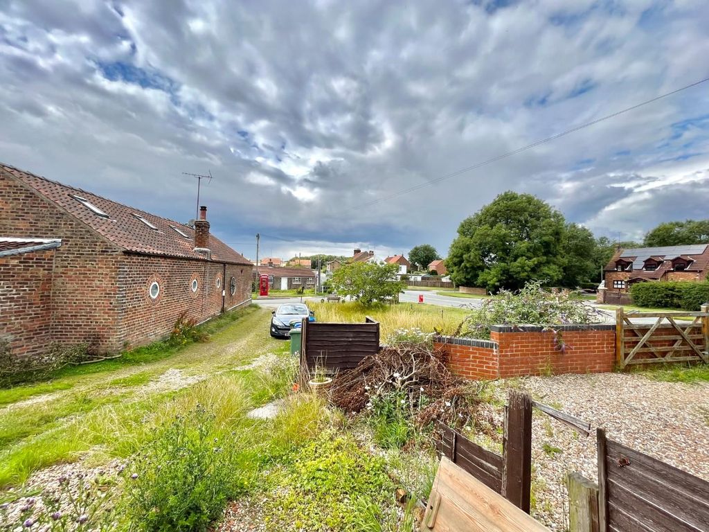 Property photo 3 of 25 Front Exterior