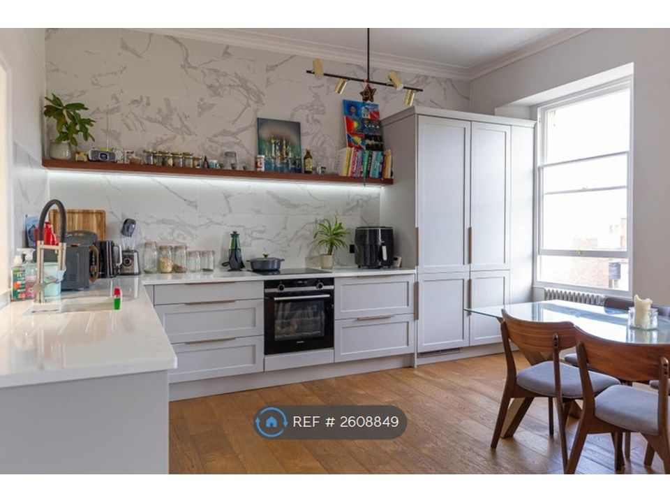 Property photo 2 of 9 Kitchen