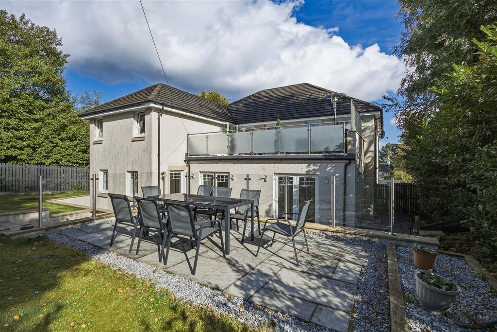 Property photo 2 of 52 09-6A_Mosshead_Rd_Bearsden_008.Jpg