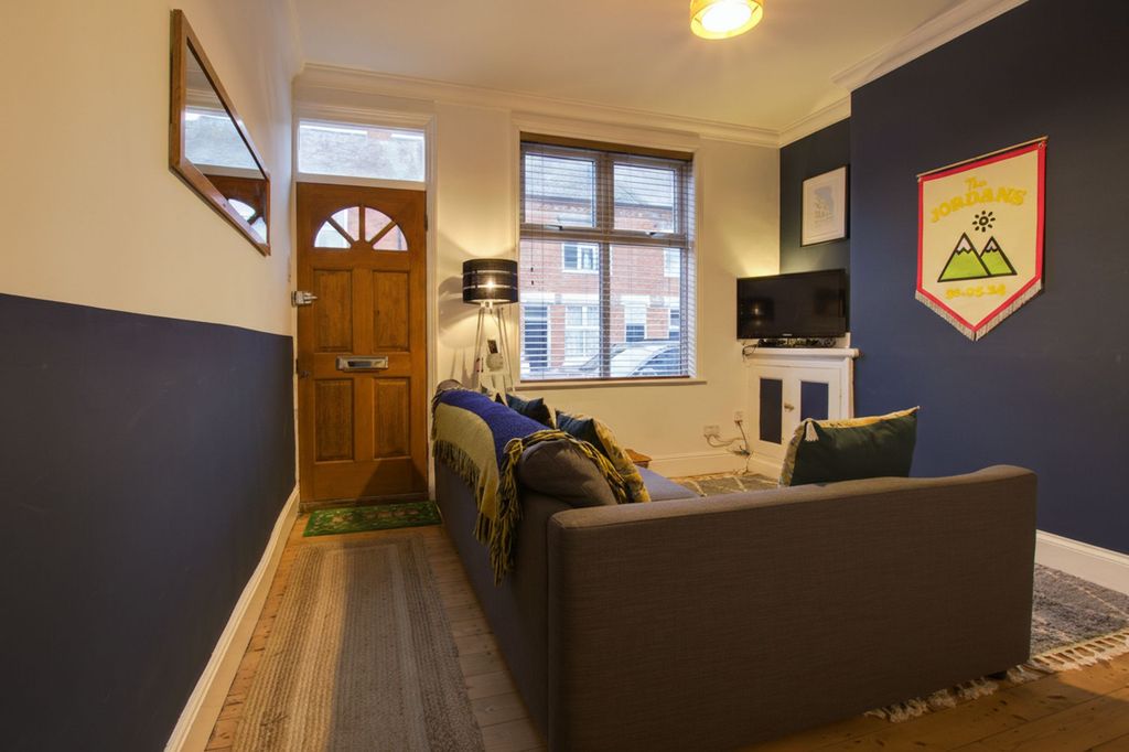 Property photo 2 of 16