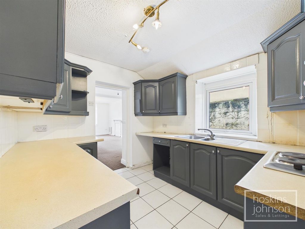 Property photo 2 of 17 Kitchen