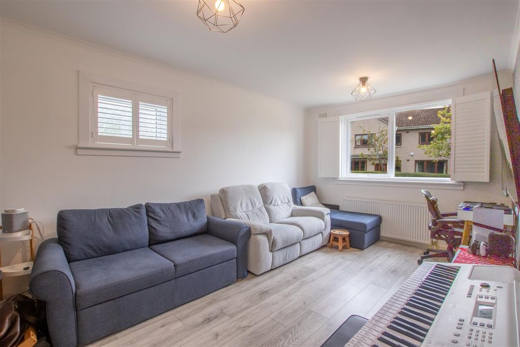 Property photo 3 of 17 Lounge-2.Jpg