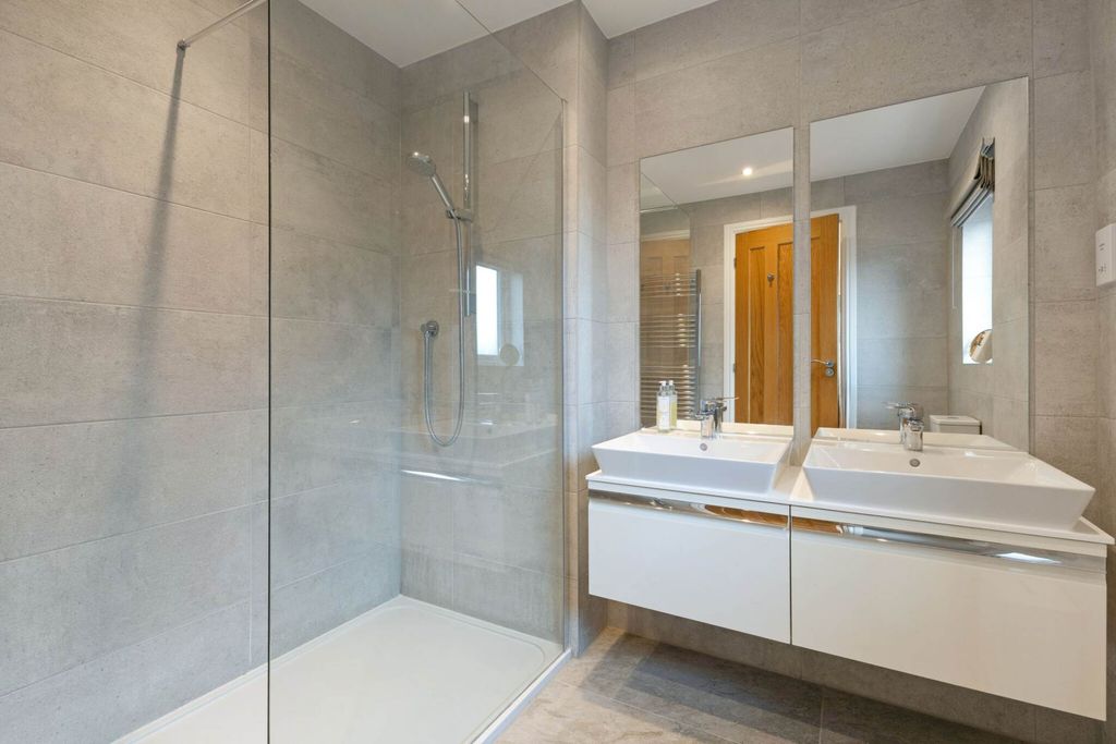 Additional image 8 of 4 bed detached house for saleJennings Road, Marlborough SN8