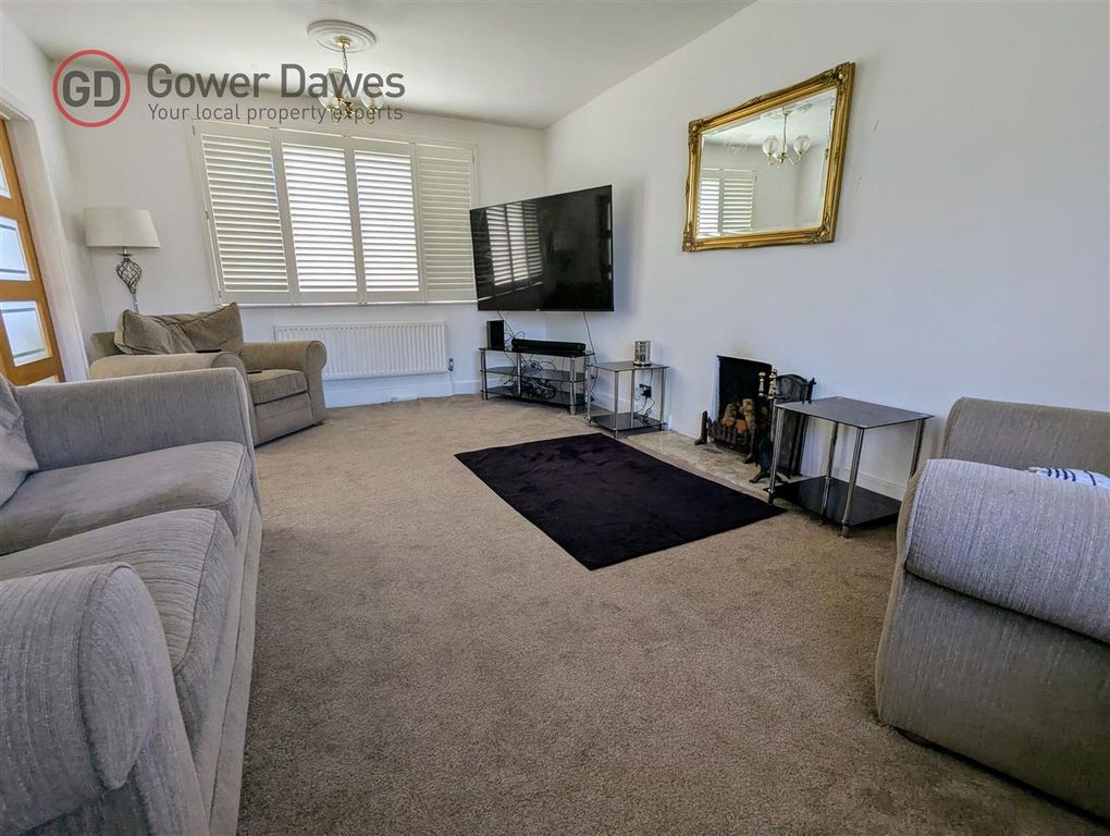 Property photo 2 of 14 Lounge