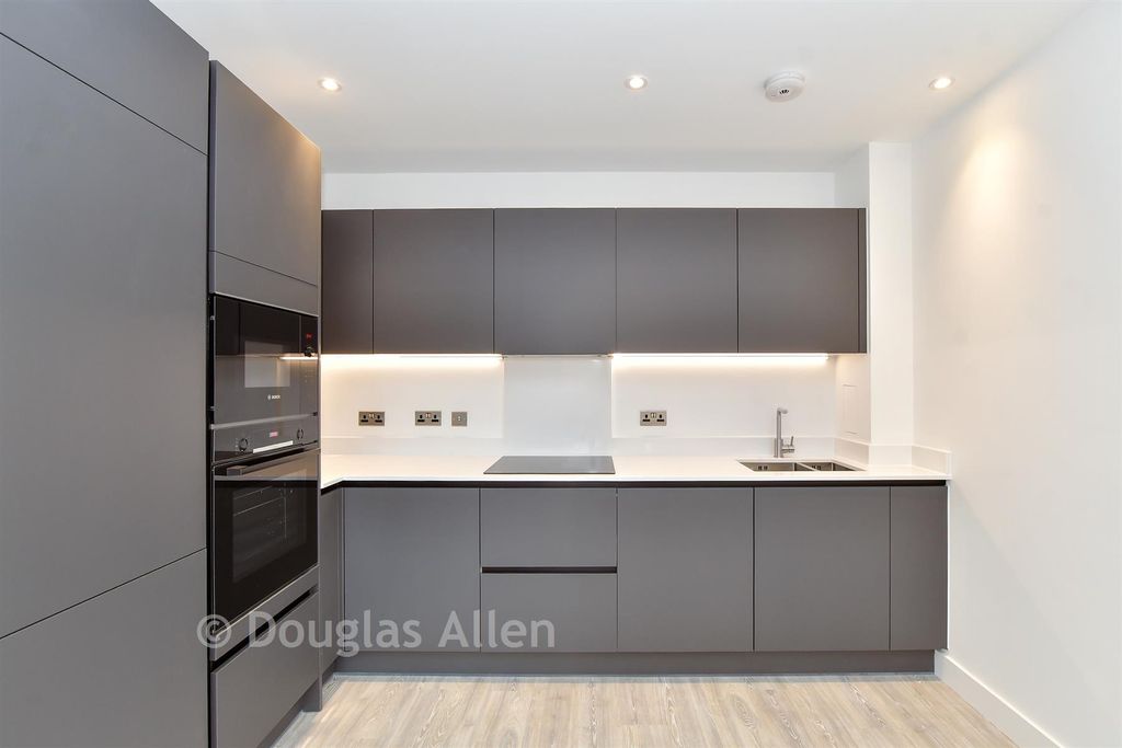 Property photo 3 of 13 Kitchen