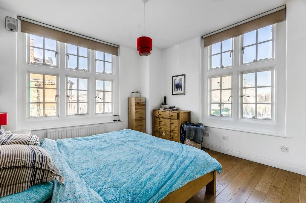 Property photo 2 of 10