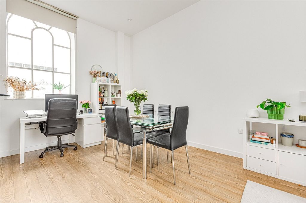 Property photo 3 of 9