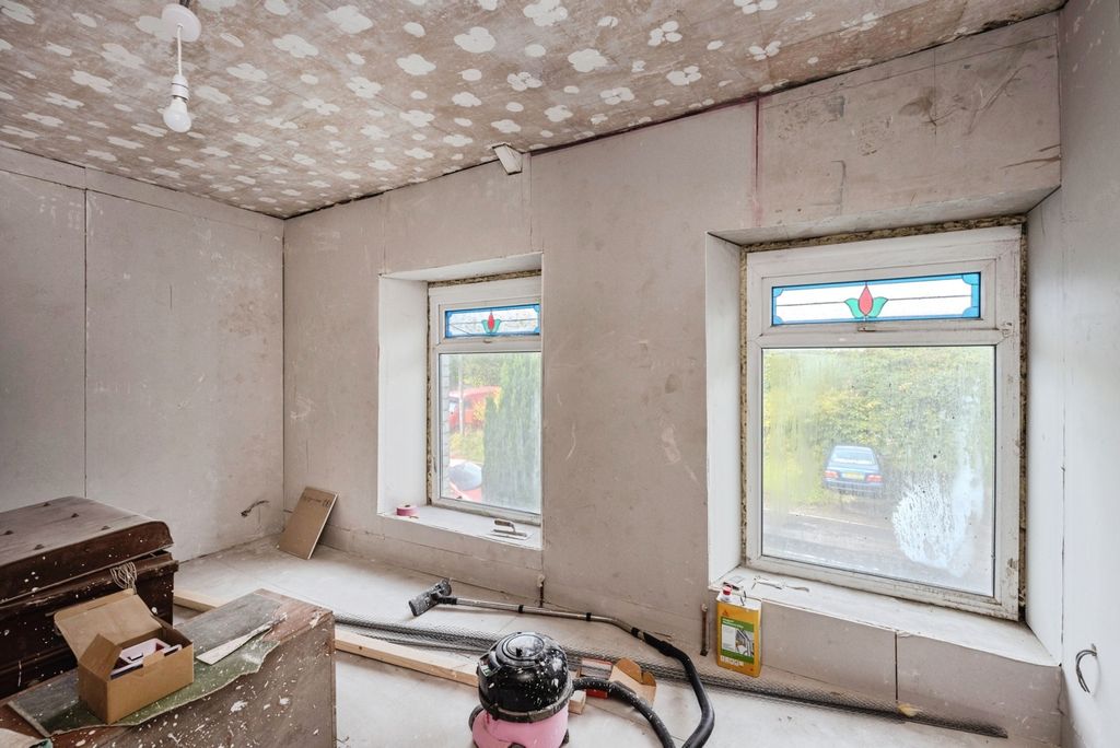 Property photo 3 of 17 Photo