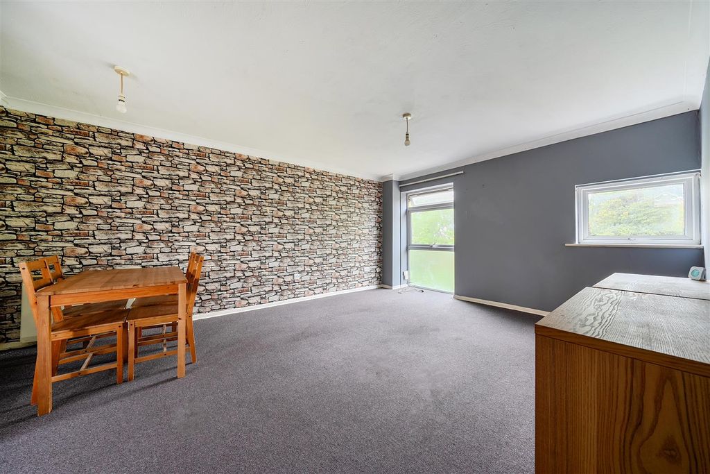 Property photo 2 of 11 1-69E78F7031054-1448806-4-69E65029De8d5-1.Jpg