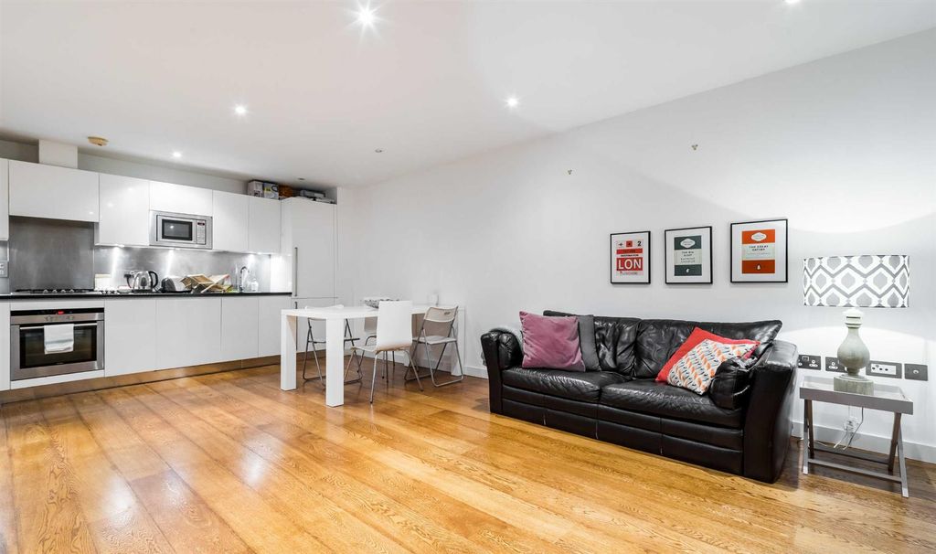 Property photo 1 of 11