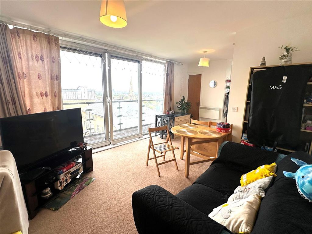 Property photo 2 of 8