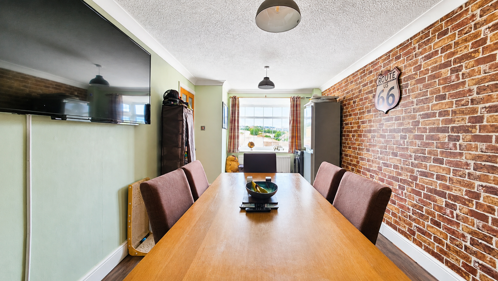 Property photo 3 of 16 Kitchen/ Dining Room