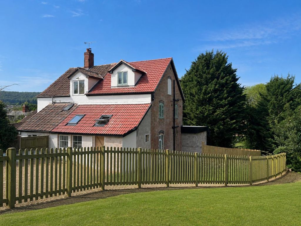 Property photo 1 of 19 3 Upthorpe, Cam - Front 2.Png