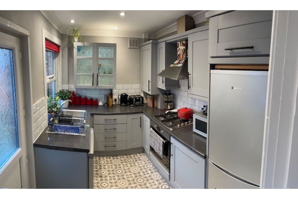 Property photo 2 of 16 Kitchen