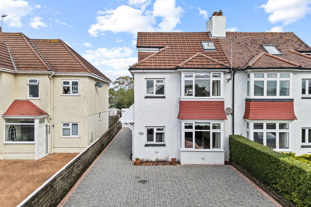 Property photo 2 of 34