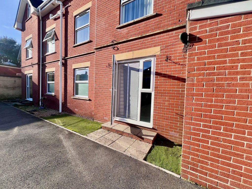 Property photo 3 of 6