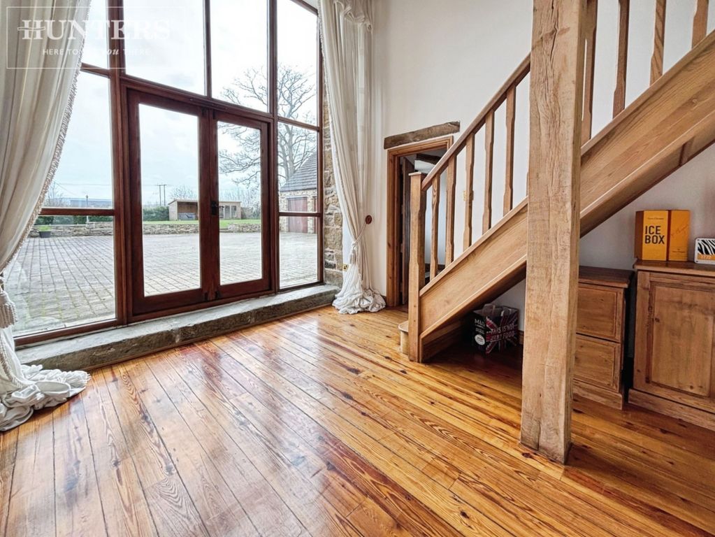 Property photo 2 of 28 Pbox-Img.Jpg