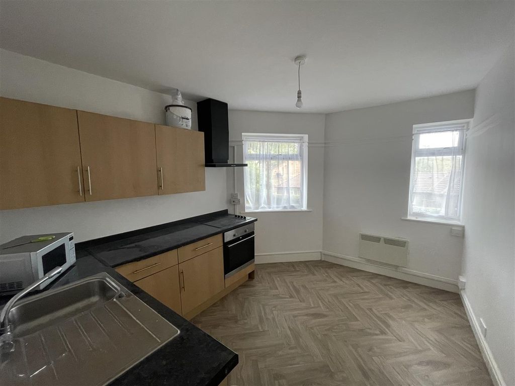 Property photo 1 of 8 Kitchen