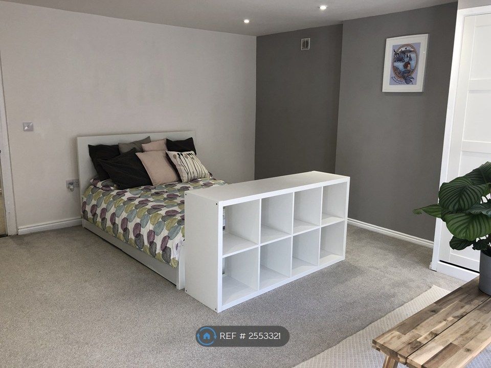 Property photo 2 of 21 Flat 1 Auckland Road East