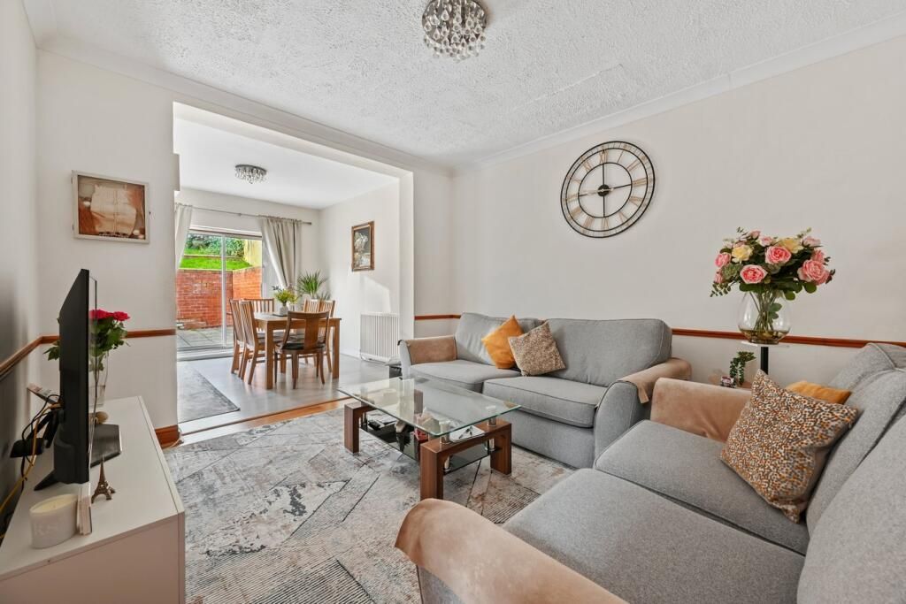 Property photo 2 of 9 Living Room