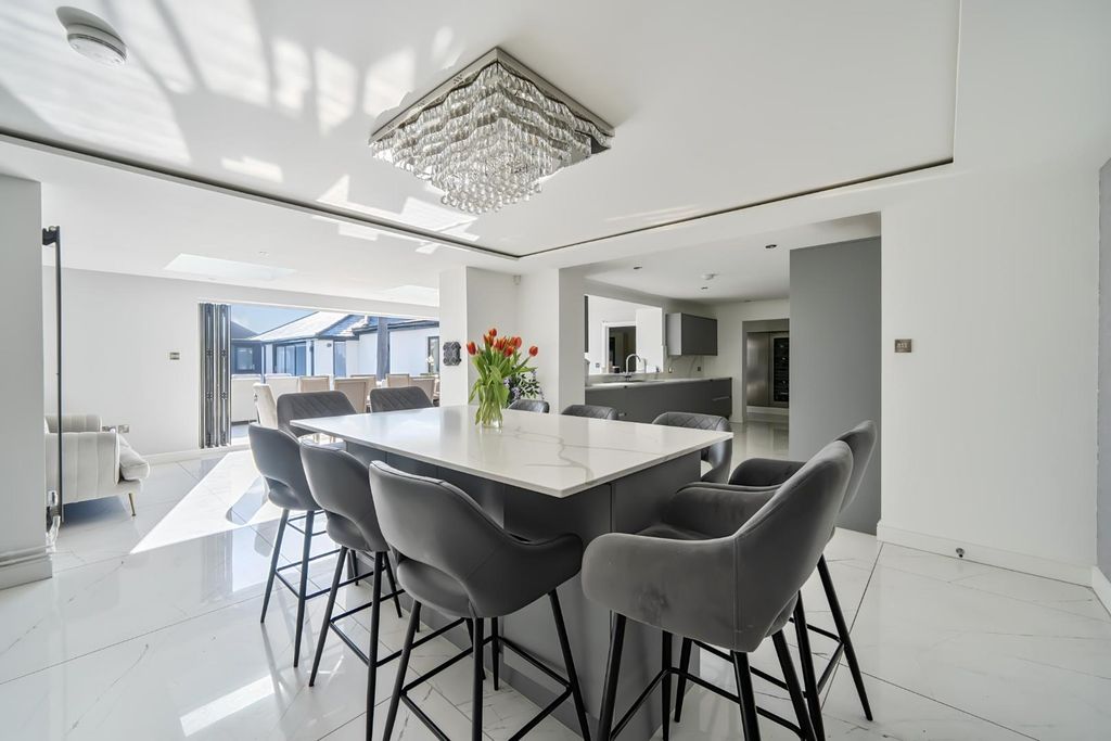 Property photo 3 of 25 1419576-17-699Dcdc58d013.Jpg