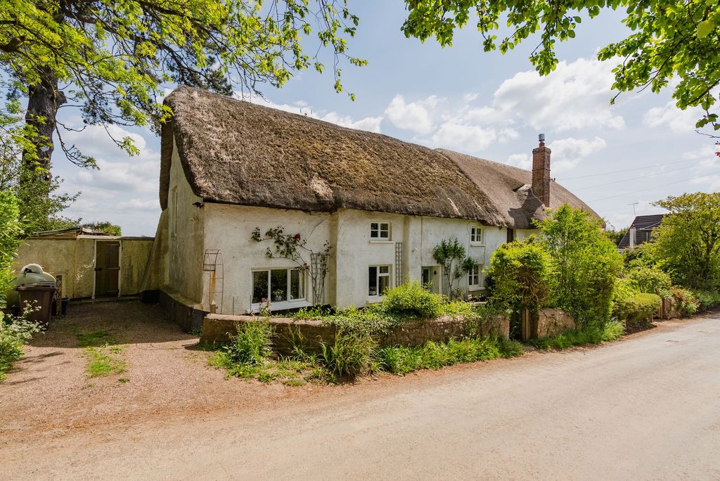 Property photo 1 of 28