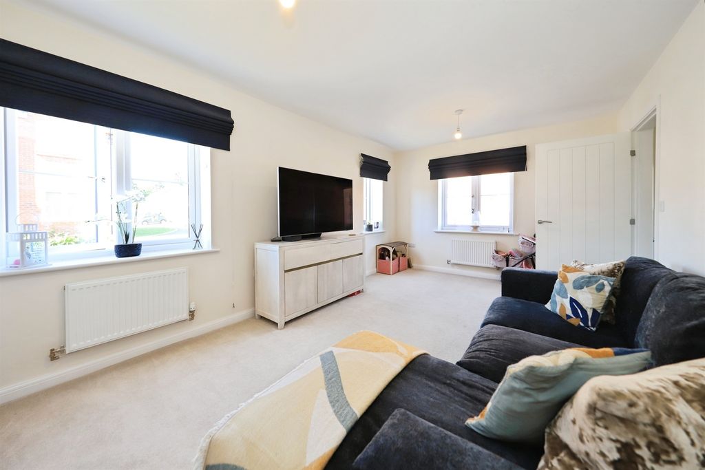 Property photo 3 of 17